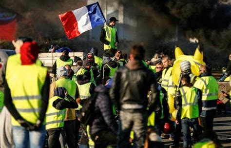 Las Protestas de los Chalecos Amarillos: Un Movimiento Social de Clase Media Frente a la Desigualdad Económica en Francia